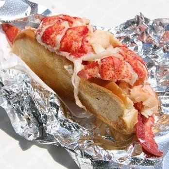 Red's Eats - Lobster roll - Reds Eats - Seafood Near Me - Wiscasset, Maine