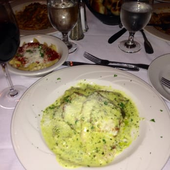 Fiore II Restaurant - Chicken Genovese with a glass of Chianti - Italian Near Me - Middletown, Connecticut Fiore II Restaurant - Chicken Genovese with a glass of Chianti - Italian Near Me - Middletown, Connecticut