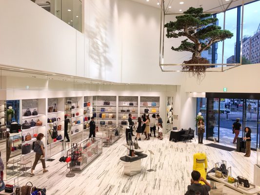 バーニーズ ニューヨーク 六本木店 21 Photos Women S Clothing 六本木7丁目7 7 港区 東京都 Japan Phone Number Yelp