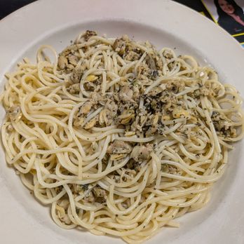 Baris - Spaghetti with white clam sauce - Pizza Near Me - Waco, Texas