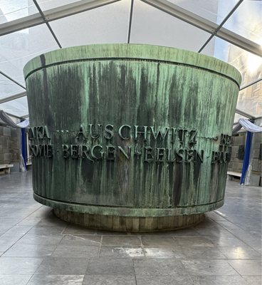 Mémorial De La Shoah by null