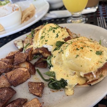 Sunset Grill - American Near Me - Fredericksburg, Texas