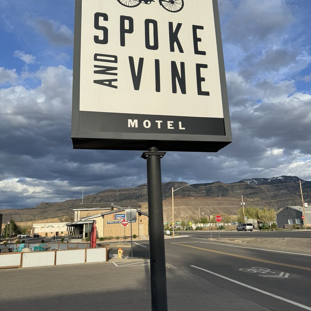 Spoke and Vine Motel - Hotels Near Me - Palisade, Colorado Spoke and Vine Motel - Hotels Near Me - Palisade, Colorado