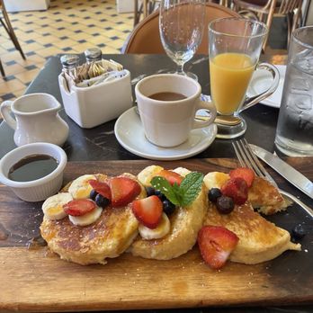 Le Monde - Breakfast special they have a fancy name for it but basically pancakes with fruit. - French Near Me - New York, New York Le Monde - Breakfast special they have a fancy name for it but basically pancakes with fruit. - French Near Me - New York, New York