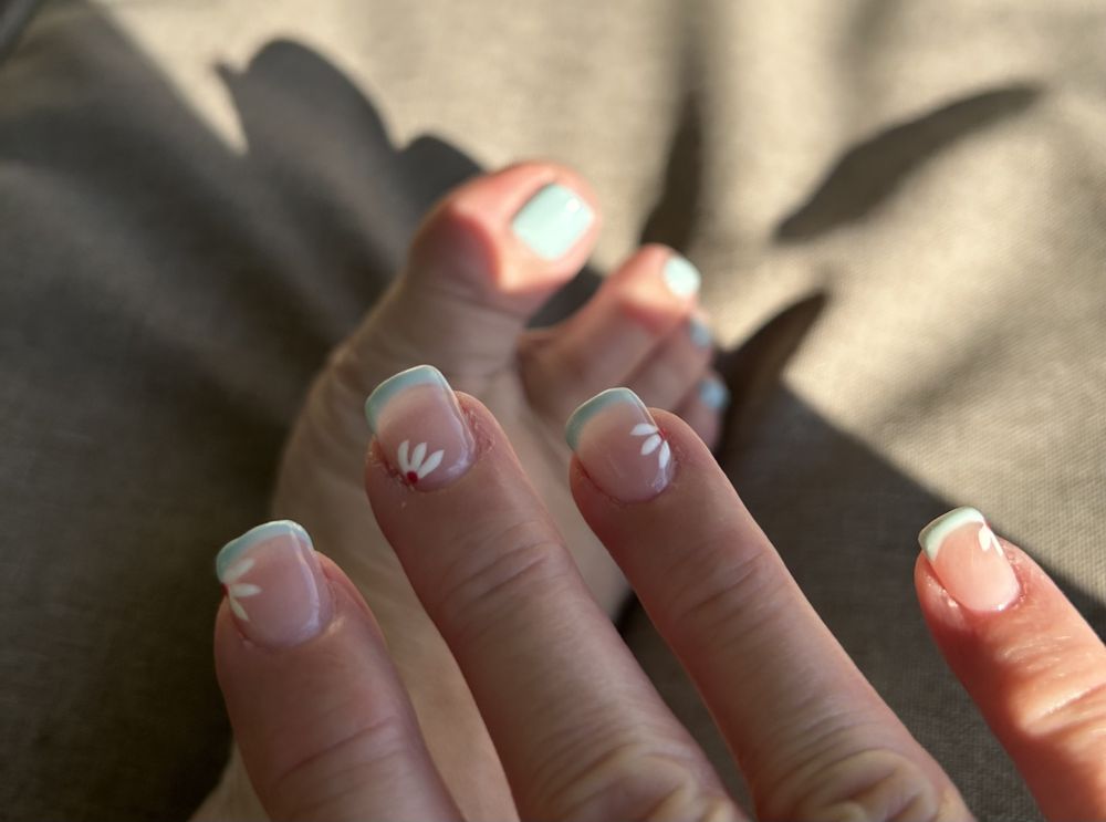 CREATIVE NAILS Updated September 2024 32 Photos & 15 Reviews 5612