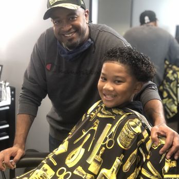 Pauls CustomCuts - Barbers Near Me - Tukwila, Washington Pauls CustomCuts - Barbers Near Me - Tukwila, Washington