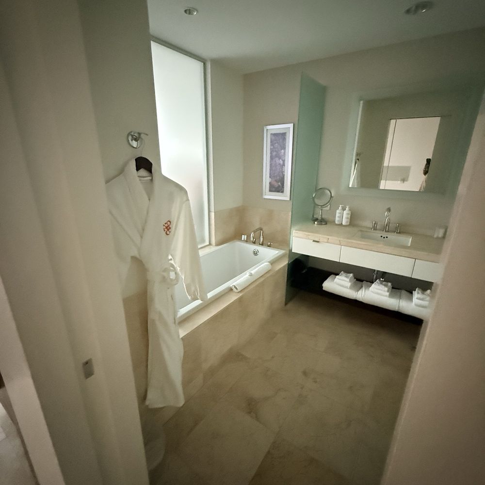 Hotel Arista - Hotels Near Me - Naperville, Illinois Hotel Arista - Hotels Near Me - Naperville, Illinois