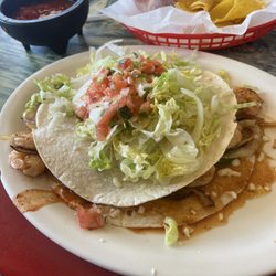 El Paraiso Restaurant - Mexican pizza thingy