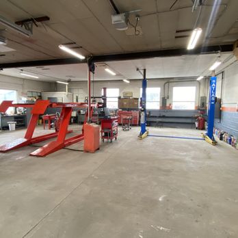 Robinson’s Automotive - Keeping a clean shop is key to a safe and productive workplace - Auto Repair Near Me Robinson’s Automotive - Keeping a clean shop is key to a safe and productive workplace - Auto Repair Near Me