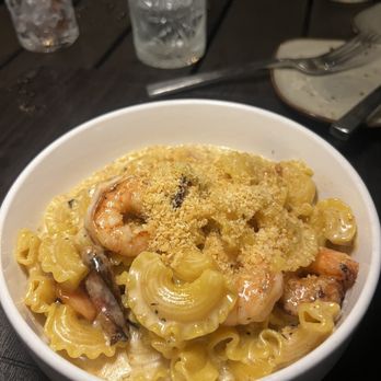 Delaney's Tavern - Jerk Mac and cheese - New American Near Me - Orlando, Florida
