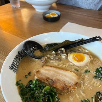 Silverlake Ramen - Manhattan Beach - Garlic Truffle & Classic - Ramen Near Me - Manhattan Beach, California Silverlake Ramen - Manhattan Beach - Garlic Truffle & Classic - Ramen Near Me - Manhattan Beach, California
