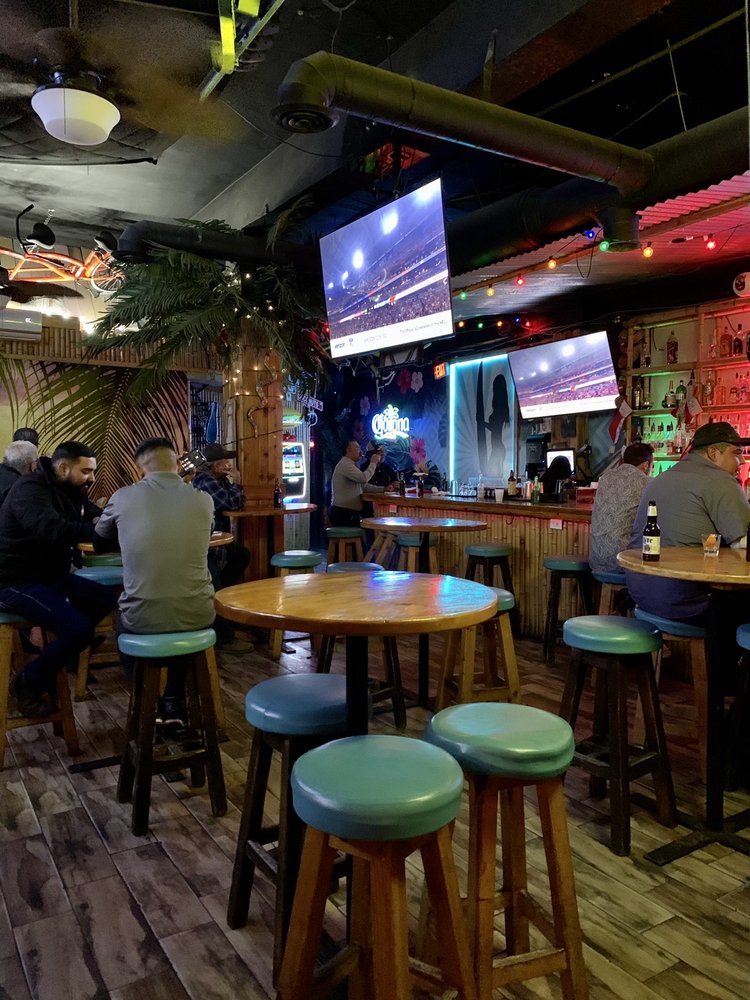 COCONUTS Updated September 2024 11 Photos & 12 Reviews 816 N