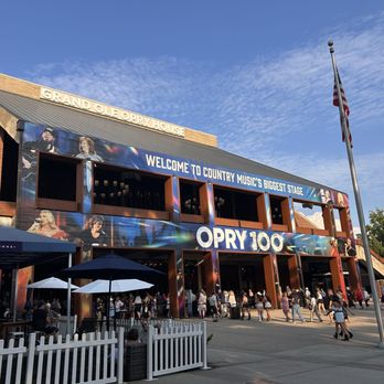 Grand Ole Opry - Music Venues Near Me - Nashville, Tennessee