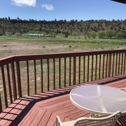Smith Rock Resort - Golf Views