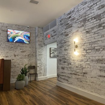Rusk Kitchen & Bar - Interior design - Cocktail Bars Near Me - Cincinnati, Ohio