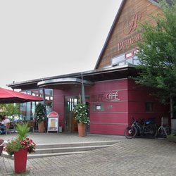 Bäckerei Burkard - AlleeCafé - Eingang und Terrasse