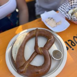 Gourmet Haus Staudt - Jumbo Pretzel