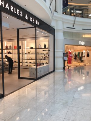 Breeze Center by null