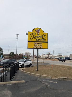 Bernie's Chicken by null