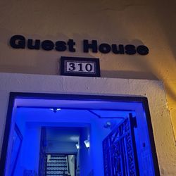 310 Guest House La Vyda