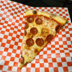 Loosies Pizza - Pepperoni Pizza