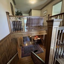 Ainsley House - Staircase and foyer