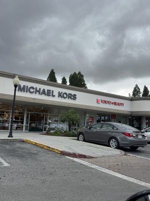 Gilroy Premium Outlets by null