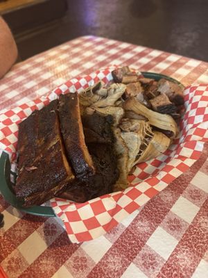 Hayward's Pit Bar B Que & Catering by null