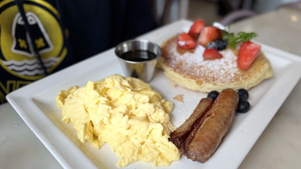 Social spots from Jeannine's Bakery & Restaurant