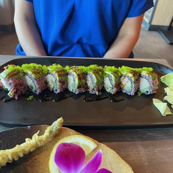 Kuro Sushi - Roll2 - Sushi Bars Near Me - Bellevue, Washington Kuro Sushi - Roll2 - Sushi Bars Near Me - Bellevue, Washington