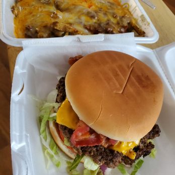 Burger Pop - Cheese burger and SMALL chili cheese fries - Burgers Near Me - Seagoville, Texas