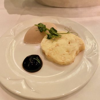 Tiara Restaurant - Wine Bars Near Me - Niagara-On-The-Lake, Ontario Tiara Restaurant - Wine Bars Near Me - Niagara-On-The-Lake, Ontario