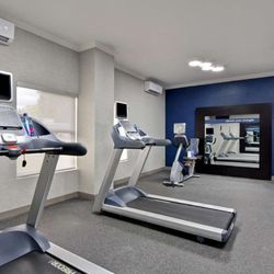 Hampton Inn Greenwood - Health club fitness center gym