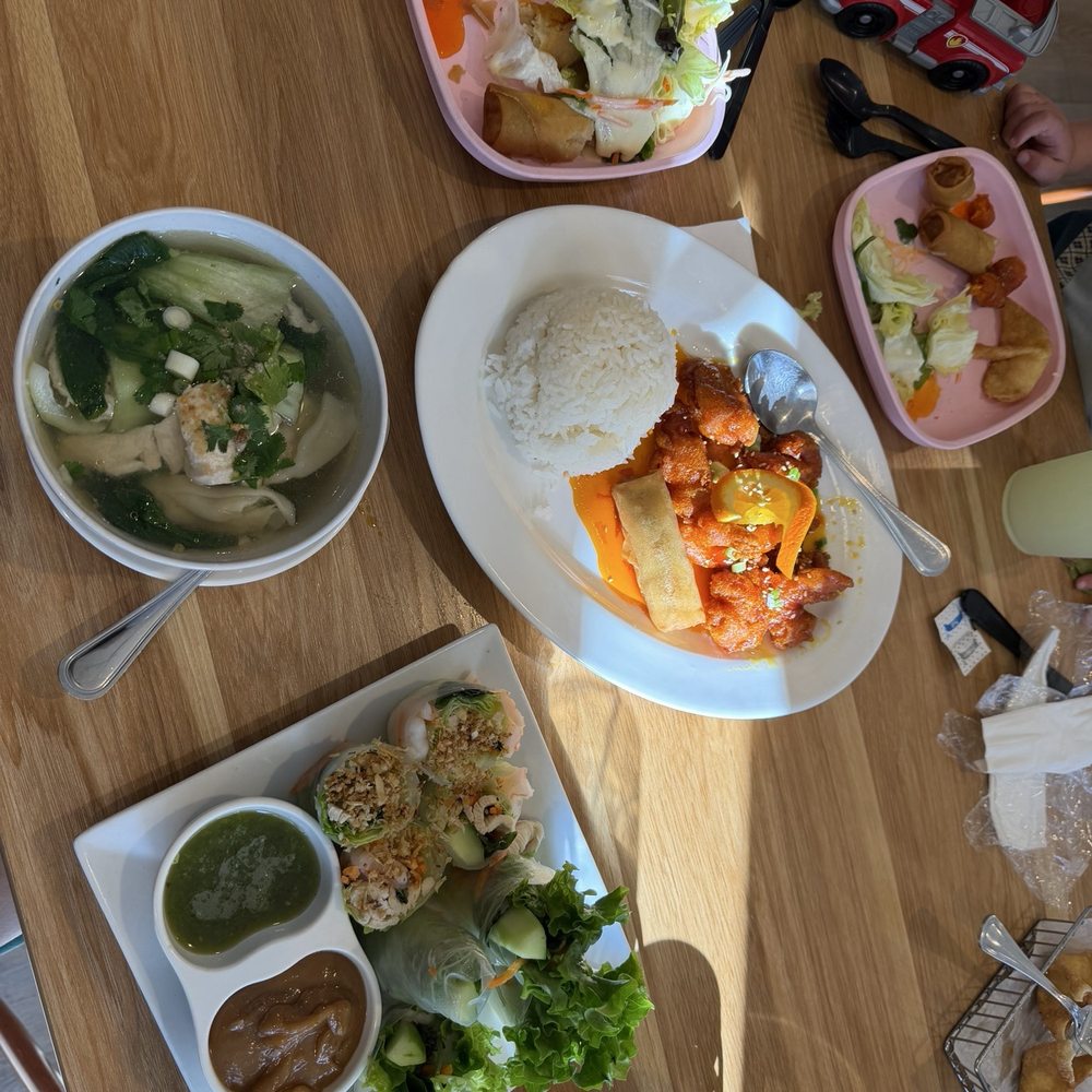 Orange chicken Lunch special Bangcock fresh roll Chicken dumpling soup egg rolls & crab rangoons Orange chicken Lunch special Bangcock fresh roll Chicken dumpling soup egg rolls & crab rangoons