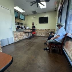 R.Kidd's Pizza & Wings - Interior