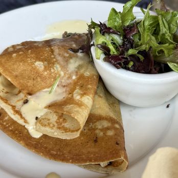 Si Bon - Crpe with Chicken and Mushrooms - Belgian Near Me - Rancho Mirage, California Si Bon - Crpe with Chicken and Mushrooms - Belgian Near Me - Rancho Mirage, California