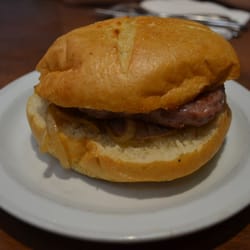 El Patio de Fran - Hamburguesa de boletus, cebolla y foie. ¡Muy rica!