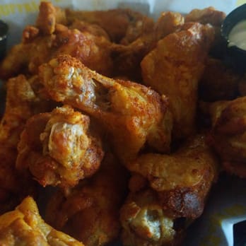 Buffalo Wild Wings - Chipotle BBQ - Sports Bars Near Me - Linden, New Jersey