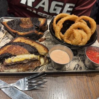 Alter Brewing + Kitchen - Patty melt with onion rings - Brewpubs Near Me - Oak Brook, Illinois