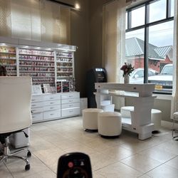 Precious Nail Spa - Interior