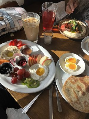 UQBAR Mediterranean Cafe by null