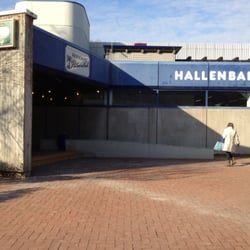 Hallenbad Kostheim - Schönes Wetter außen, schönes Schwimmen drinnen.