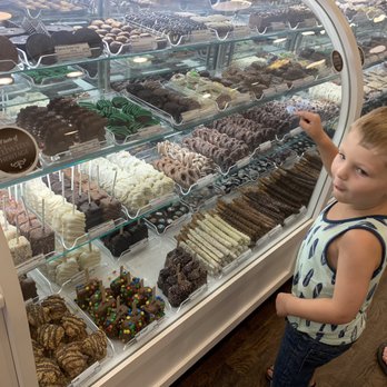 Kilwins Ice Cream - Chocolate - Fudge - So much it's hard to choose! - Chocolatiers & Shops Near Me - Beaufort, South Carolina Kilwins Ice Cream - Chocolate - Fudge - So much it's hard to choose! - Chocolatiers & Shops Near Me - Beaufort, South Carolina