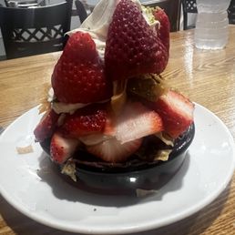 STRAWBERRies LAYERED WITH MARSCAPONE WHITE CHOCOLATE TAHINI PISTACHIO GANACHE! STRAWBERRies LAYERED WITH MARSCAPONE WHITE CHOCOLATE TAHINI PISTACHIO GANACHE!