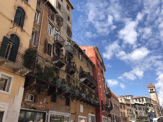 Piazza Delle Erbe by null