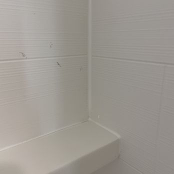 Holiday Inn Express Irwin - More black smudges in tub - Hotels Near Me - North Huntingdon, Pennsylvania