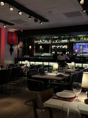 Lola Restaurant & Grill by null