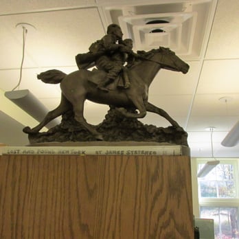 Starr Library - Someone's in hurry - Libraries Near Me - Rhinebeck, New York