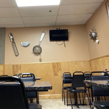 Kugel's Deli - a view of the dining room - Delis Near Me - Framingham, Massachusetts