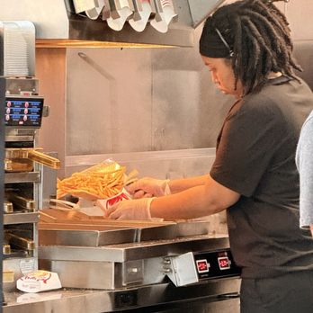 Wendy's - Burgers Near Me - Richlands, North Carolina